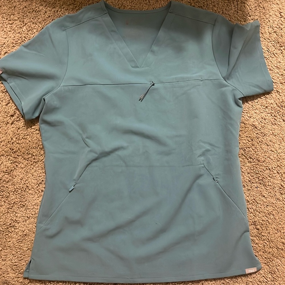 Figs M hydrogreen lim. ed. casma remix scrub top